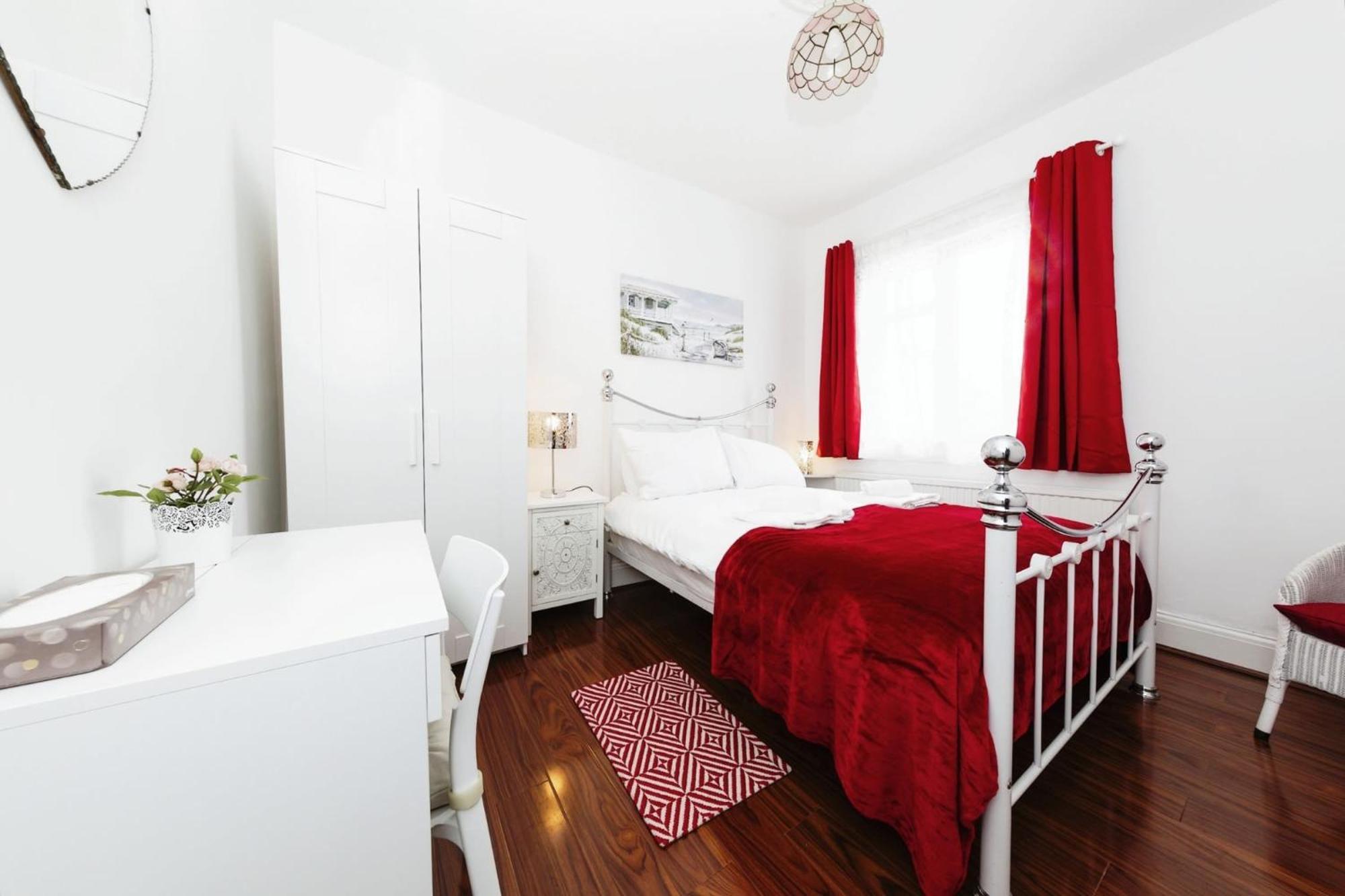Your Chic 3Br Home Comfort And Style In 런던 외부 사진